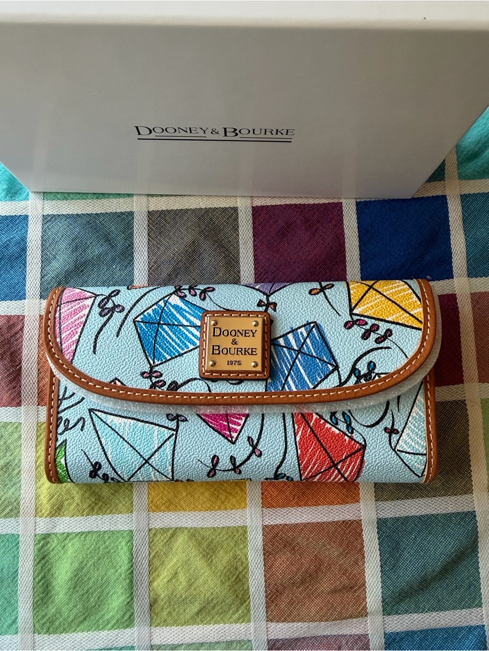 🪁 DOONEY AND BURKE KITE CONTINENTAL CLUTCH🪁 NWT 🪁 - Picture 8 of 16